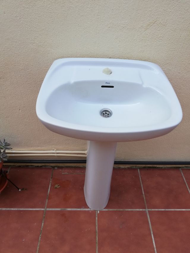 LAVABO CON PIE 