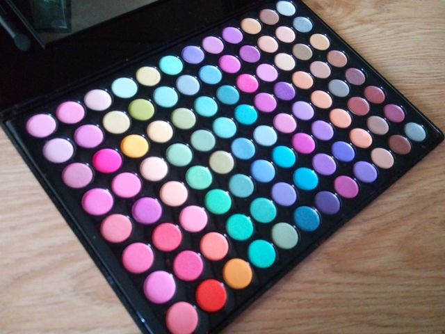 paleta 96 sombras ojos mates preciosa!