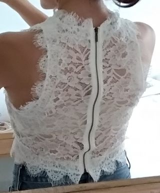Top encaje Zara talla SM Nuevo de segunda mano por 10 € en Camiseta encaje y transparencias de Zara TRF | demujer moda
