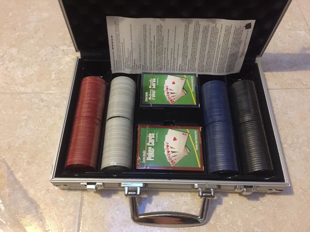 Maletín Texas Hold'em Poker a estrenar.