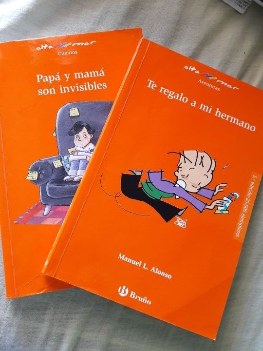 "Papá y mamá son invisibles""Te regalo a mi herman