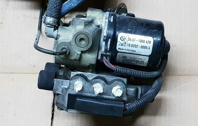 e36,bomba freno + repartidor ABS