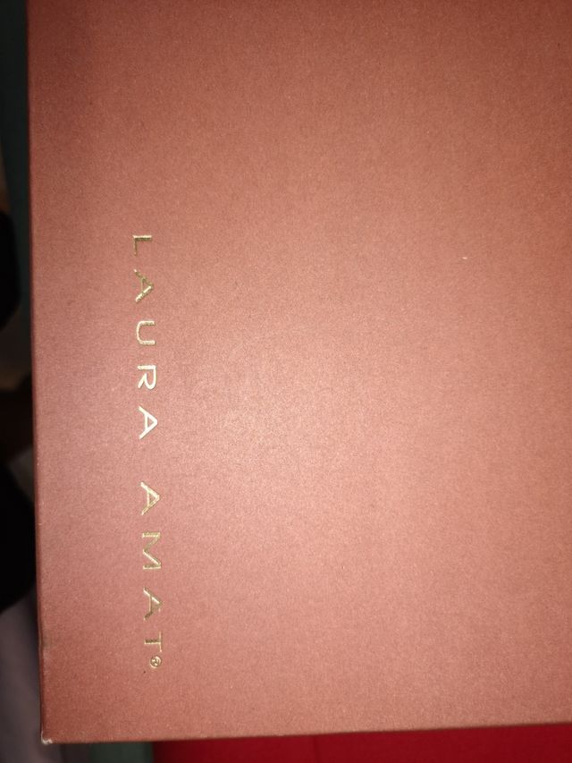 Sandalia plateada. N 36. Marca Laura Amat