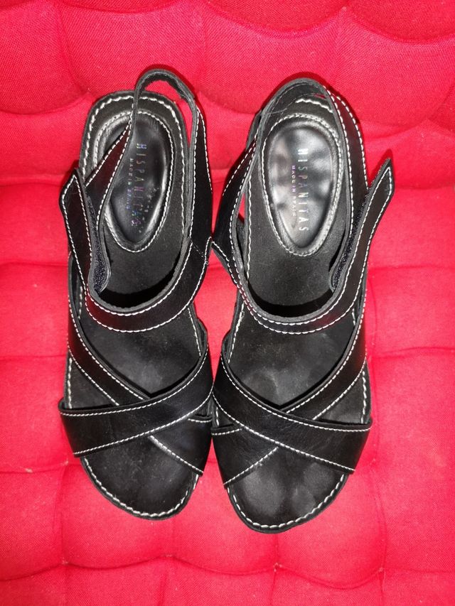 Sandalia Negra. Marca Hispanitas. N°36