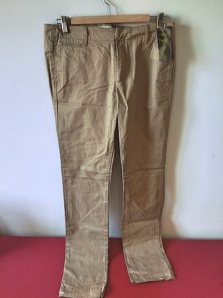 Pantalon marca MANGO. Talla 40. de segunda mano por 2 EUR en Madrid en  WALLAPOP