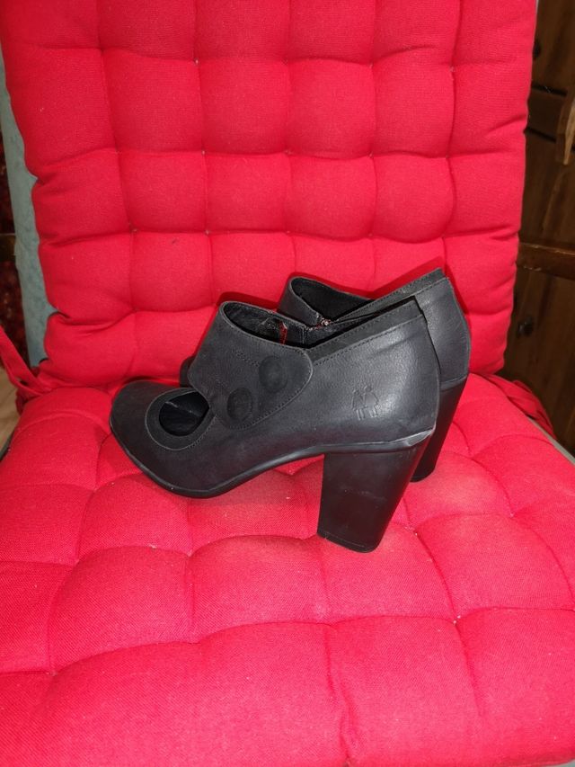 Zapato Negro. Marca Twiggy Twiggy N°37