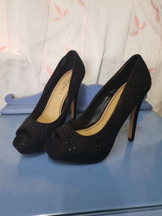 Zapatos de tacón para fiestas número 39 de segunda mano por 6 EUR en  Talavera de la Reina en WALLAPOP