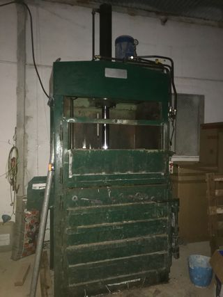 Prensa para cartón de segunda mano en WALLAPOP