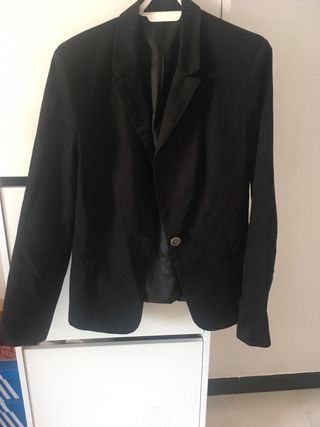 Chaqueta Blazer negra mujer Zara talla s de segunda mano por 10 EUR en  Antequera en WALLAPOP