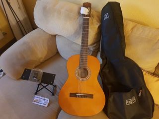 Guitarra OQAN José Torres QGC25 muy poco uso de segunda mano por 80 EUR en  Torrejón de Ardoz en WALLAPOP