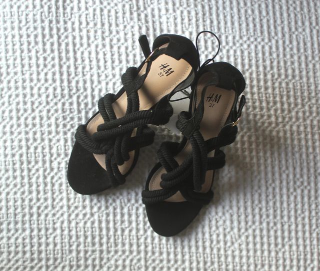 Sandalias de tacón negras H&M