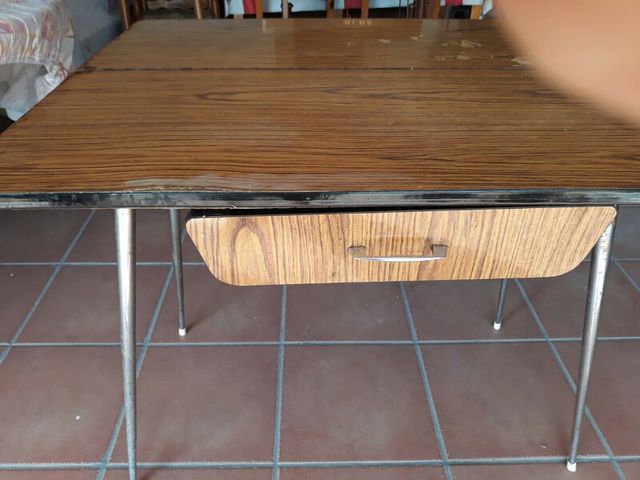 Mesa cocina de libro de segunda mano por 10 € en Cardenete en WALLAPOP Mesa cocina de libro de segunda mano por 10 € en Cardenete en WALLAPOP