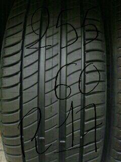 255/60 R17 MICHELIN
