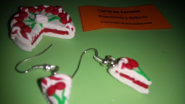 tarta de cerezas collar y pendientes artesanales