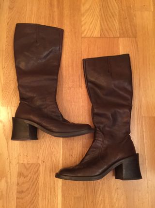 Botas Mango Marrones T-38 de segunda mano por 25 EUR en Vallirana en  WALLAPOP