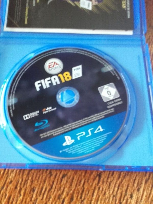 Juego FIFA 18 para PS4.