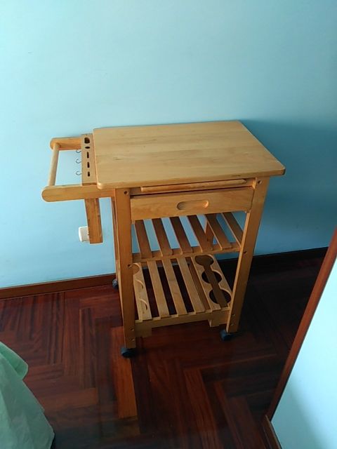 Mesa auxiliar de cocina multiusos de segunda mano por 59,95 € en Vigo