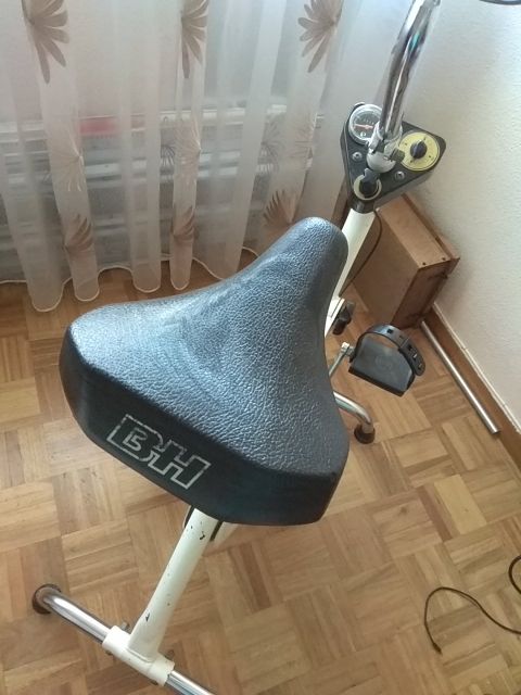 Bicicleta estática BH antigua