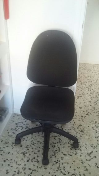 Sillas de oficina con ruedas de segunda mano en Zaragoza en WALLAPOP Sillas de oficina con ruedas de segunda mano en Zaragoza en WALLAPOP