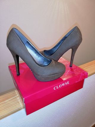 Zapatos de tacon número 38 de segunda mano por 8 EUR en Media Legua en  WALLAPOP