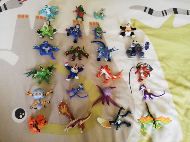 Lote muñecos invizimals