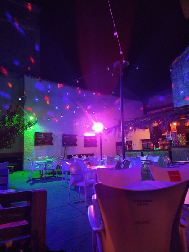 discoteca, cafe concierto, sala de fiestas pisos.