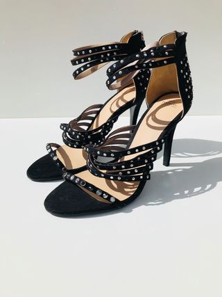 Tacón De 15 ZaraSegunda Sandalias Mano Por Con Tachuelas Negras m0w8nvN