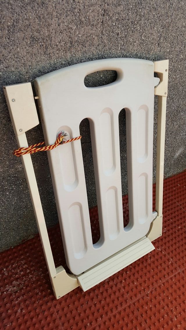 PUERTA SEGURIDAD PARA NIÑOS