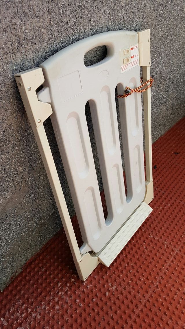 PUERTA SEGURIDAD PARA NIÑOS