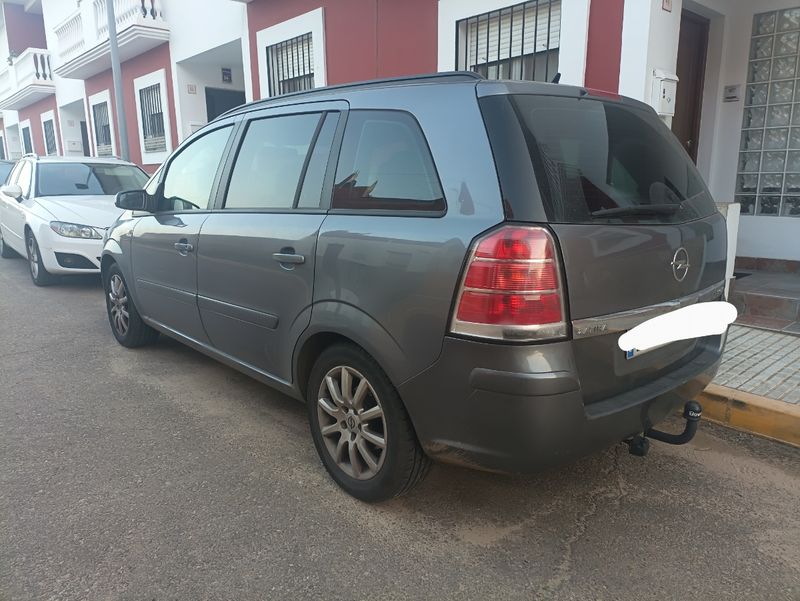 Opel Zafira 2007 - foto 1