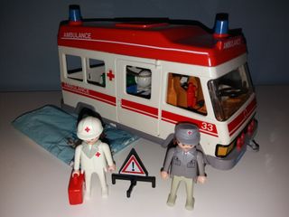 ambulancia playmobil antigua