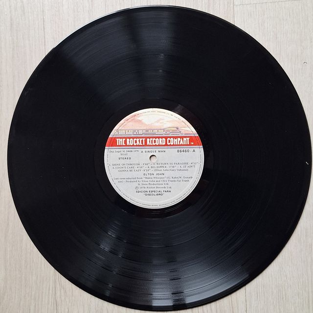 VINILO DE ELTON JOHN