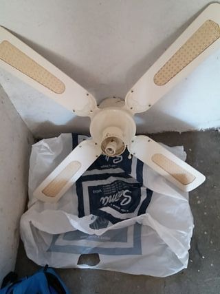 Ventilador techo de segunda mano por 20 € en Vigo en WALLAPOP Ventilador techo con luz de segunda mano por 20 € en