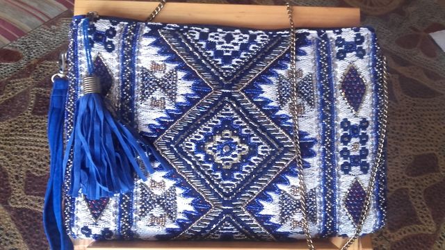 Bolso de mano o para colgar. Sin estrenar