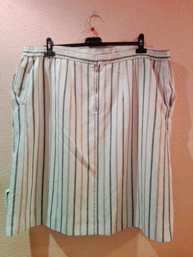 Falda de señora talla 58 .