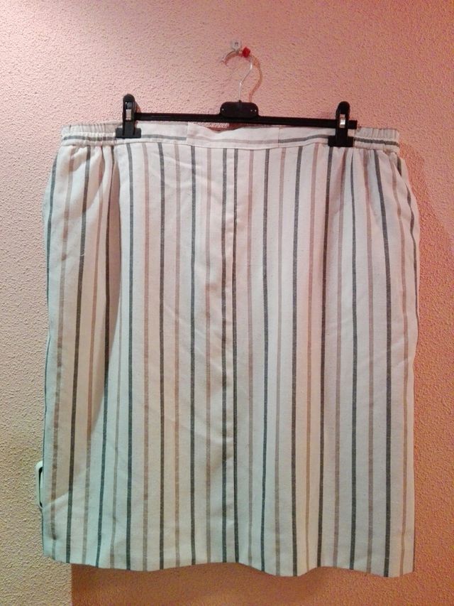Falda de señora talla 58 .