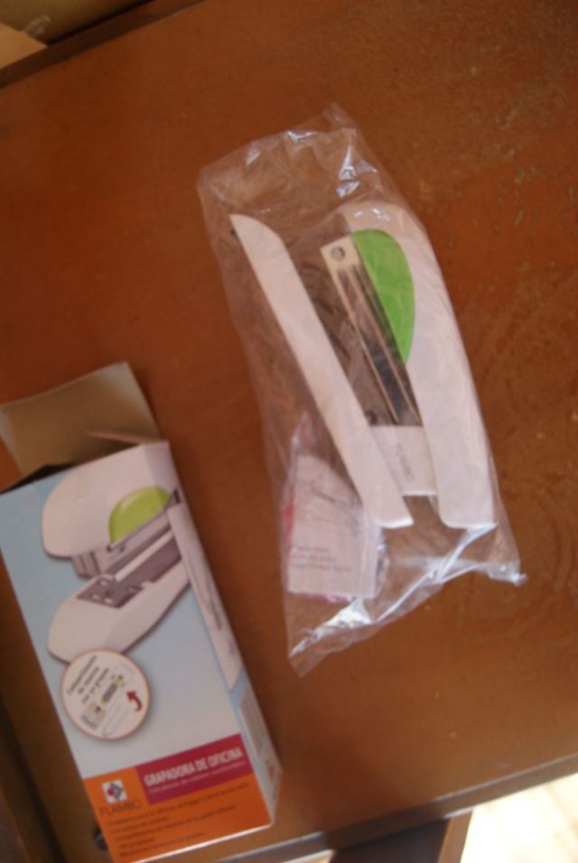 Grapadora nueva color intercambiables