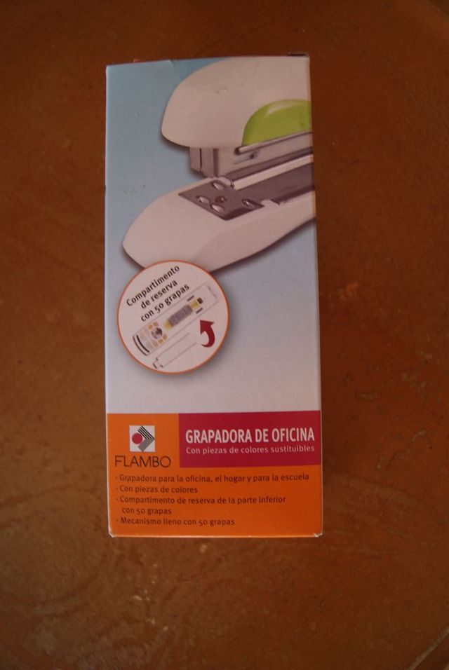 Grapadora nueva color intercambiables