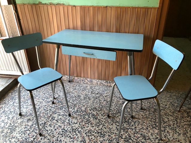 Mesa con sillas de cocina vintage de segunda mano por 150 € en Las ... Mesa con sillas de cocina vintage de segunda mano por 150 € en Las ...