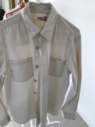 Camisa de hombre Levis, tela vaquera beige. de segunda mano Camisa vaquera blanca Levis mujer de segunda mano por 22