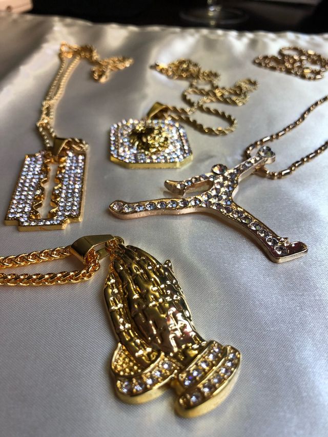 Cadenas hip hop moda joven económicas.