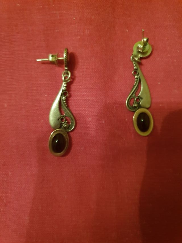 Pendientes plata, baño oro y azabache