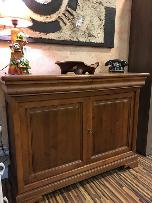 APARADOR MADERA MACIZA de segunda mano por 490 € en Madrid en WALLAPOP