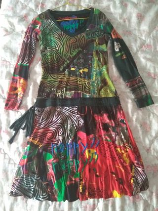 Vestido DESIGUAL talla M de segunda mano por 15 € en Granada Vestido desigual tipo globo. talla M de segunda mano por 10