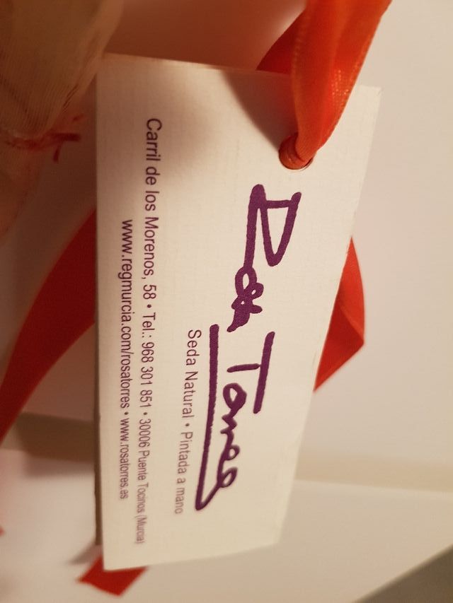 collar nuevo. Se vende en centro artesanía a 35eu