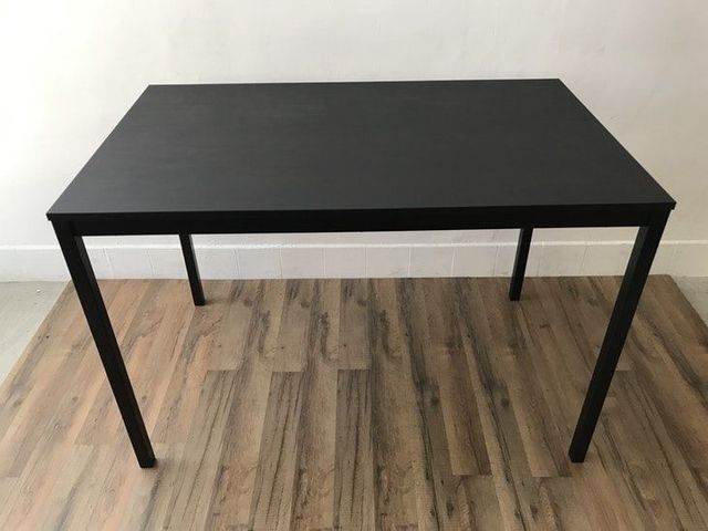 Mesa comedor negra de segunda mano por 69 € en Barcelona en WALLAPOP Mesa comedor negra de segunda mano por 69 € en Barcelona en WALLAPOP