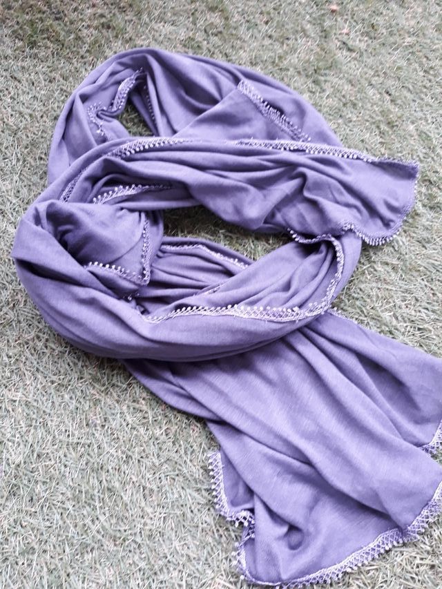 Pañuelo / foulard gris