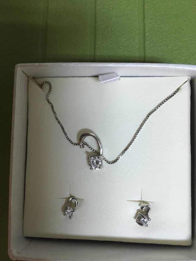 Conjunto colgante y pendientes