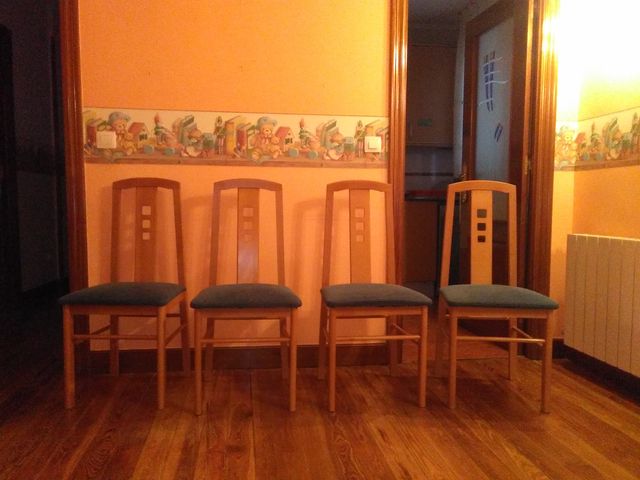 Sillas para salón comedor de segunda mano por 60 € en Bilbao en WALLAPOP Sillas para salón comedor de segunda mano por 60 € en Bilbao en WALLAPOP