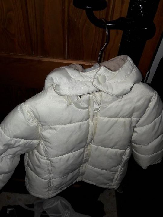 vendo abrigo 18 meses dombi beige